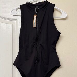 NWT Skims Zip up Sleeveless One Piece Swimsuit Black Onyx Size M